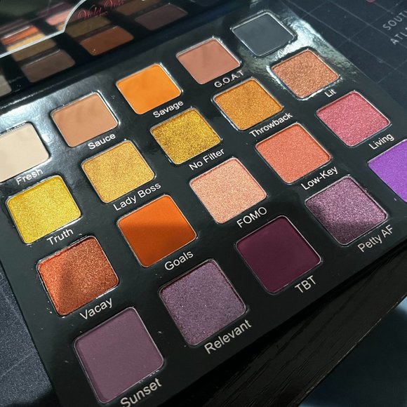 Violet Voss Hashtag - PRO Eyeshadow Palette - Picture 4 of 4